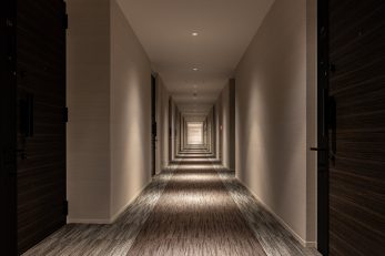 �@���L��