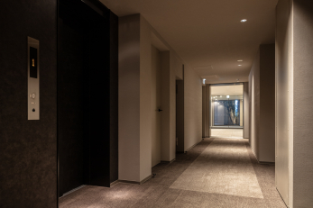 �@���L��