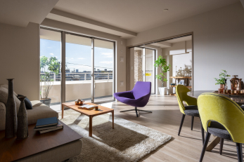 �@�y���f�����[���E���юQ�l�ʐ^/���r���O�_�C�j���O�z